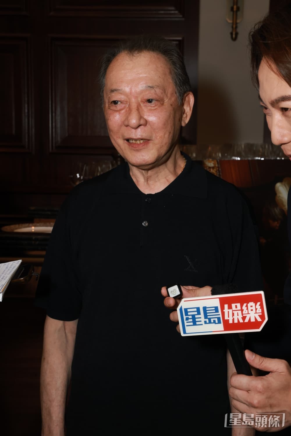 王正宇曾為張國榮譜寫名曲《為你鍾情》。