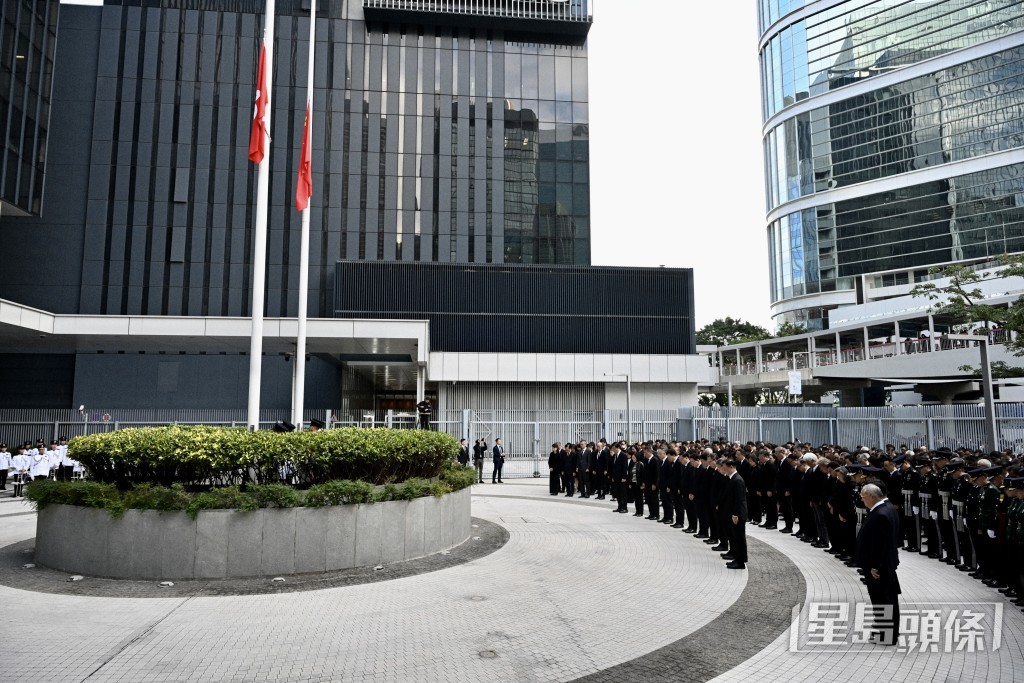 特區政府哀悼大埔宏福苑火災罹難者。劉駿軒攝