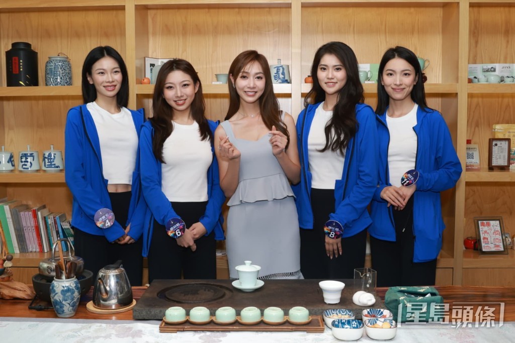 黃嘉雯分享對組員4號譚雅文（Tiffany）(左起)、6號盧蔚晴（Jasmine）、8號鄧匡閔（Ada）和11號顏懿菲（Agnes）的睇法。