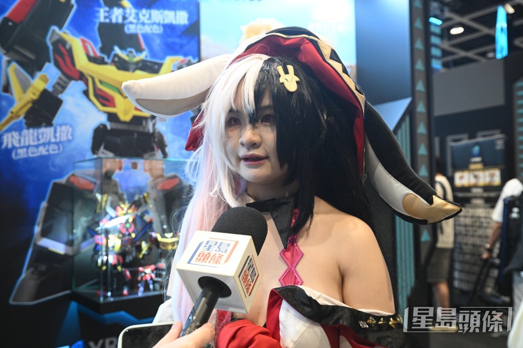 連續第四年參展的Cosplayer阿南今日以《星穹鐵道》中花火角色的BOSS造型亮相。 連續第四年參展的Cosplayer阿南今日以《星穹鐵道》中花火角色的BOSS造型亮相。