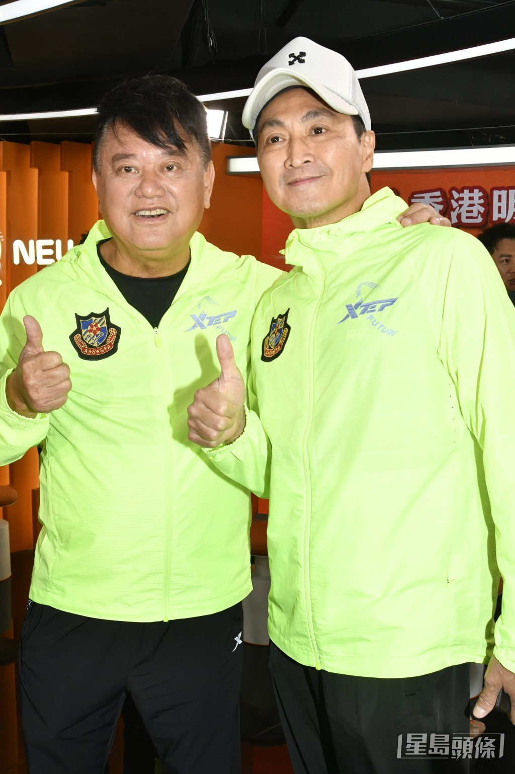 陈百祥（阿叻）、何家劲（右）。
