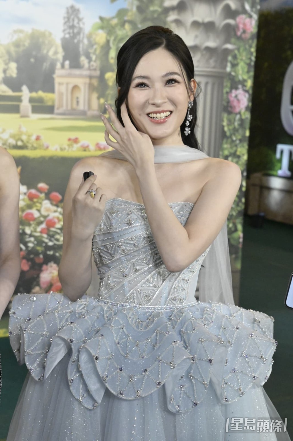 陳㦤德被問拍拖斷正一事,稱交給羅天宇回答。 陳㦤德被問拍拖斷正一事,稱交給羅天宇回答。
