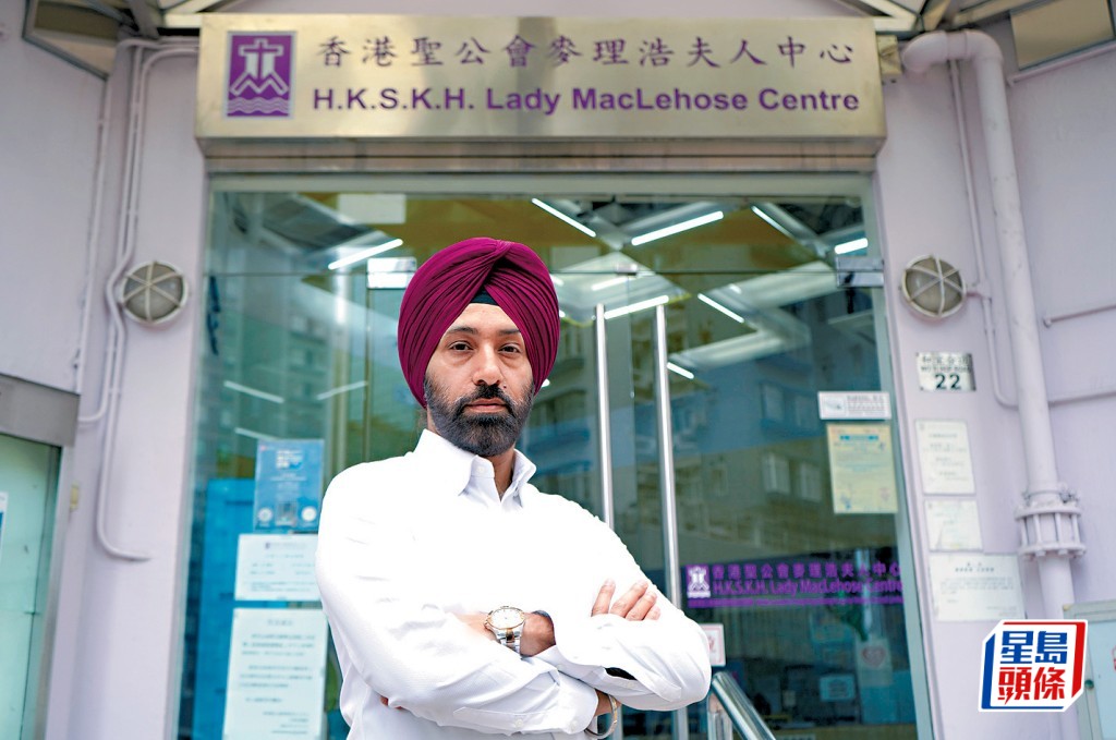 Sukhwinder Singh自10年前成為傳譯員，陪伴少數族裔到醫院問診，成為醫患的溝通橋樑。