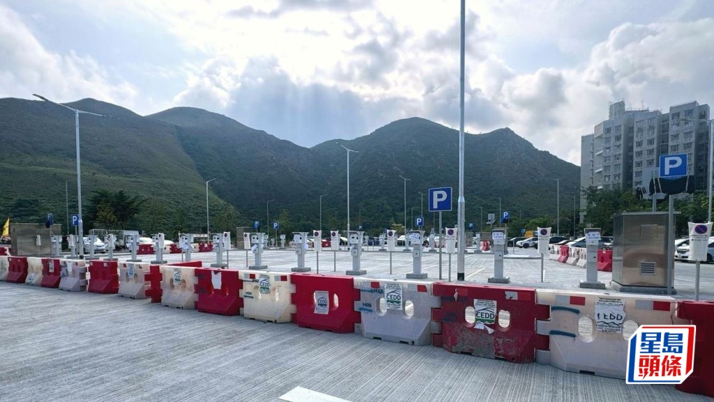 大澳鹽田公眾停車場即將完工，該處設置了超過170個公共電動車充電樁，更疑為區內首個收費停車場。 受訪者提供