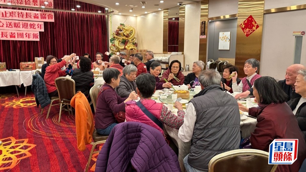 農曆新年︱獨居長者料團年飯自己食 滿意綜援上調幅度?婆婆:掹掹緊