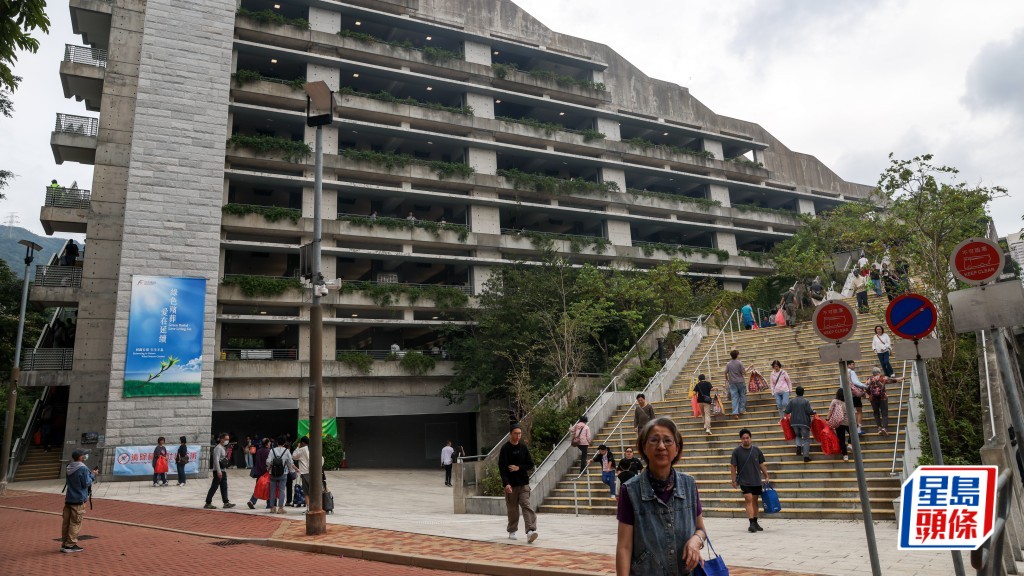 重陽節｜孝子賢孫上山掃墓 巿民指祭品加價一成 商戶稱生意跌兩成料與北上消費有關