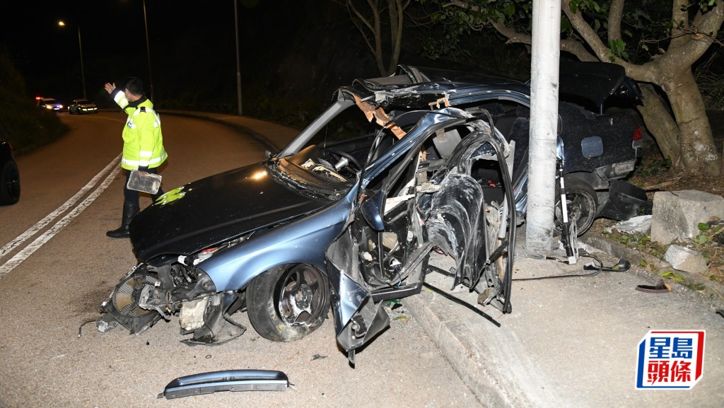 涉事私家車當日硬撼燈柱，女乘客送院搶救不治。資料圖片