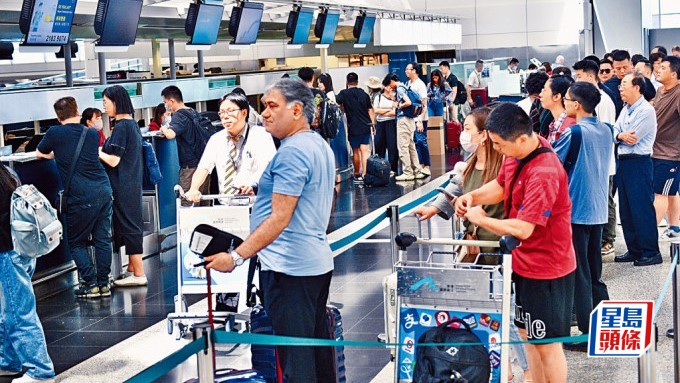 機場航空交通量穩步上升 3月客運量481萬人次按年升1成 貨運升近5%。資料圖片