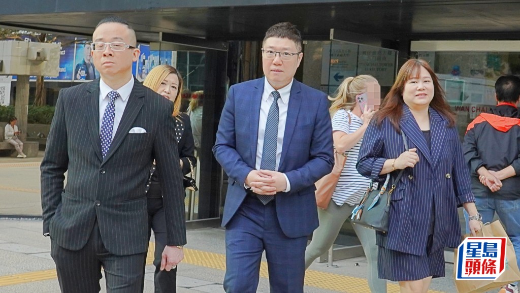 左起被告林顯輝、許佩欣（金髮）、李景康和陳藝思。葉偉豪攝