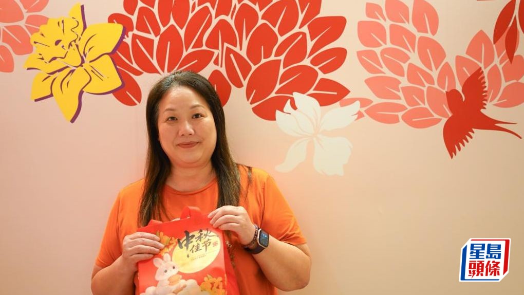 非牟利機構「義剪無邊界」聯合創辦人Dona多年來為有需要人士提供免費理髮服務。