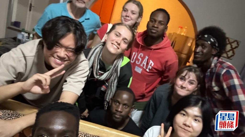 徐柏稀（中排左一）形容這次前往烏干達的旅程形容是「改變自己的深刻旅程」。受訪者提供