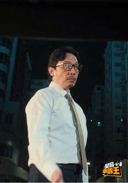 強尼有份演出。