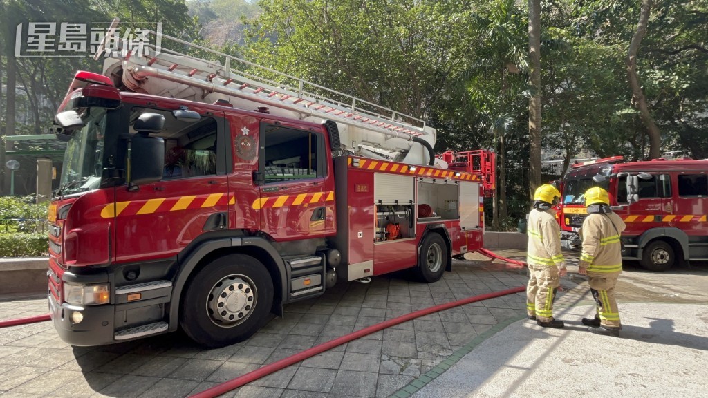 消防員將火救熄。