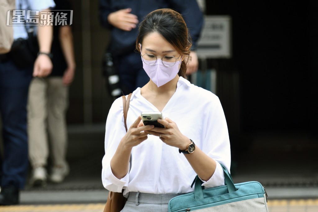 證人黃婷欣。盧江球攝