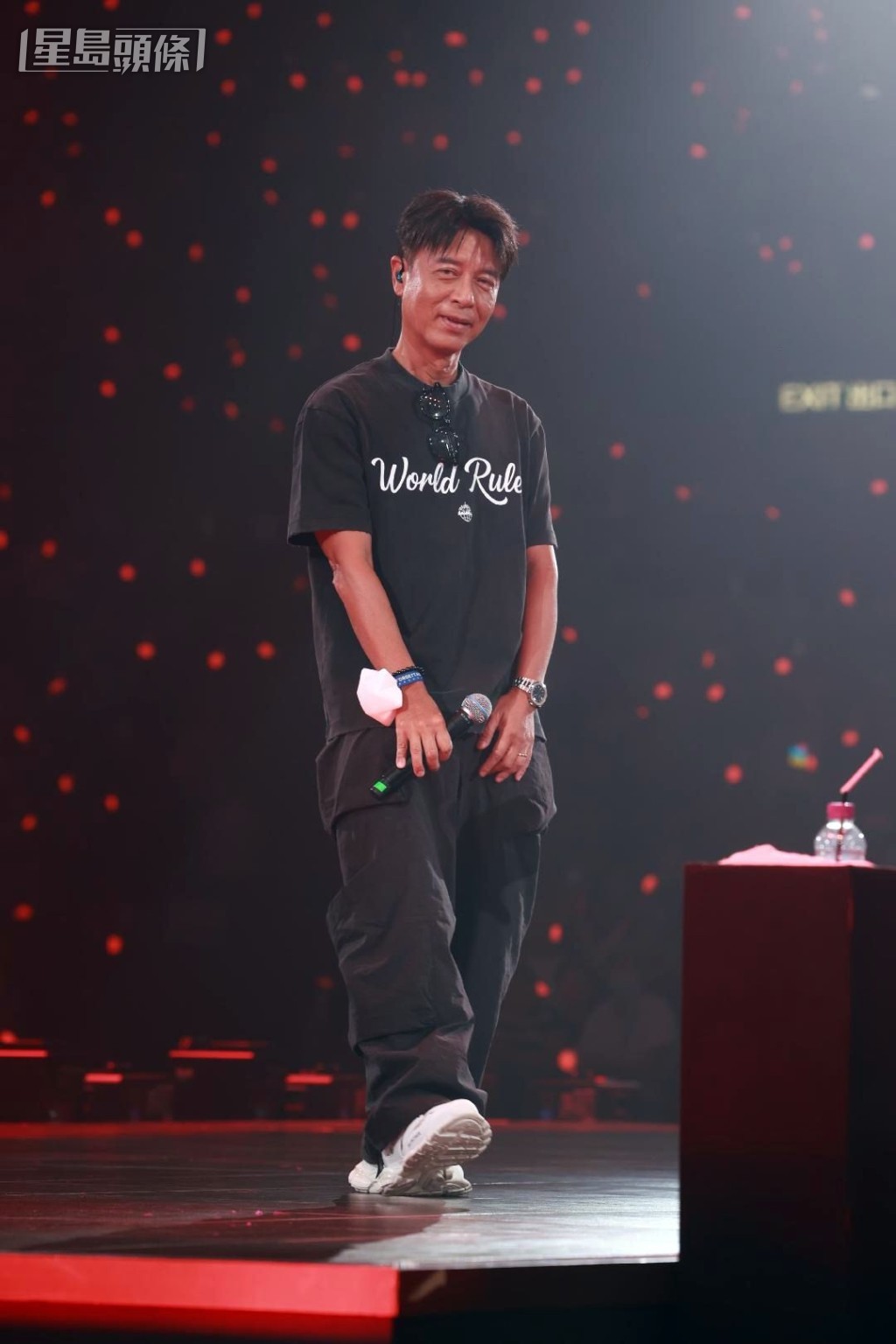 李克勤都好感動。