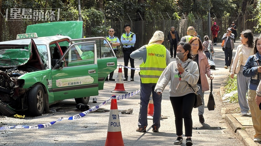 附近居民徒步出入。