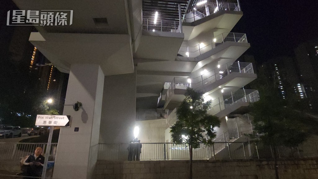 警員到場調查。 警員到場調查。