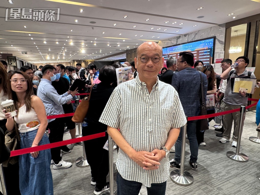 陳永傑指,受首輪理想銷情及黃金周加持,料公開發售單位今日將全數沽清。 陳永傑指,受首輪理想銷情及黃金周加持,料公開發售單位今日將全數沽清。
