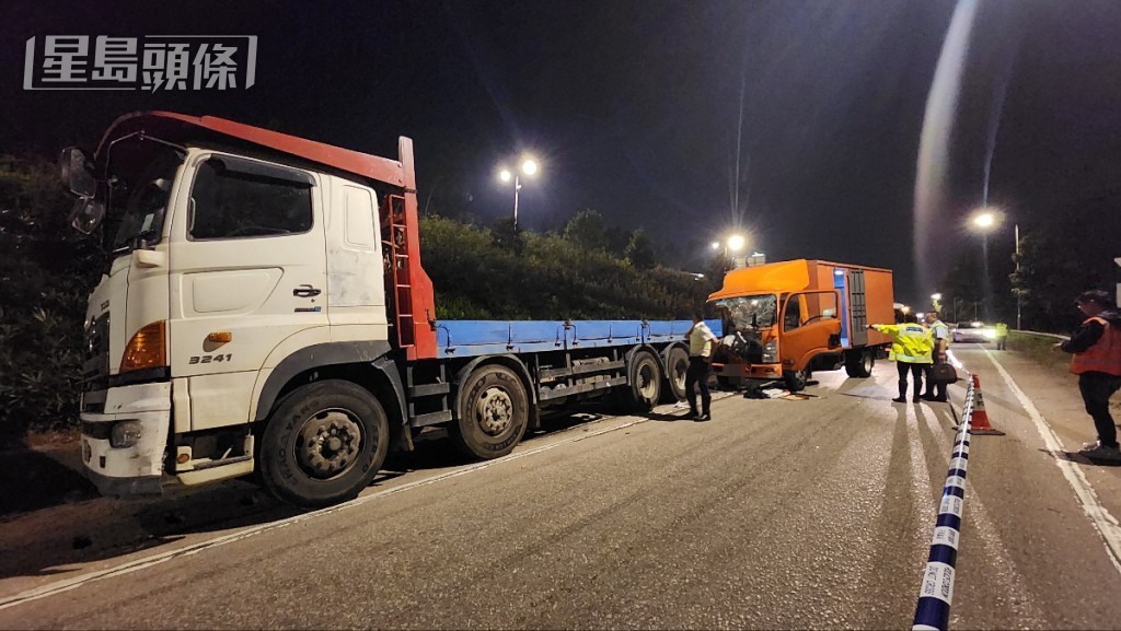 一輛5.5噸貨車直撞前方一輛30噸貨車車尾。黃文威攝 一輛5.5噸貨車直撞前方一輛30噸貨車車尾。黃文威攝