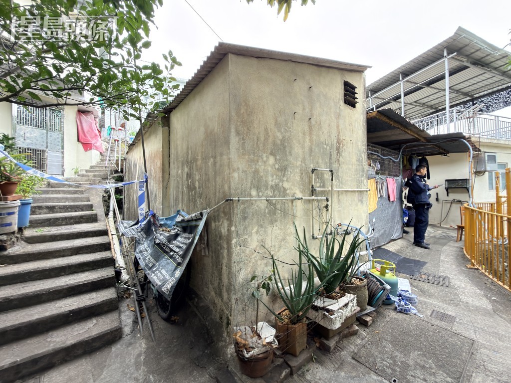 涉事村屋被圍封。