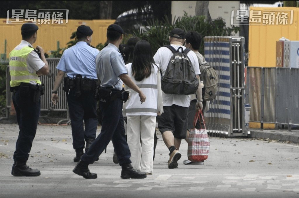 由本月20日起，大埔宏福苑七幢受火樓宇的居民分批獲安排返回單位執拾。