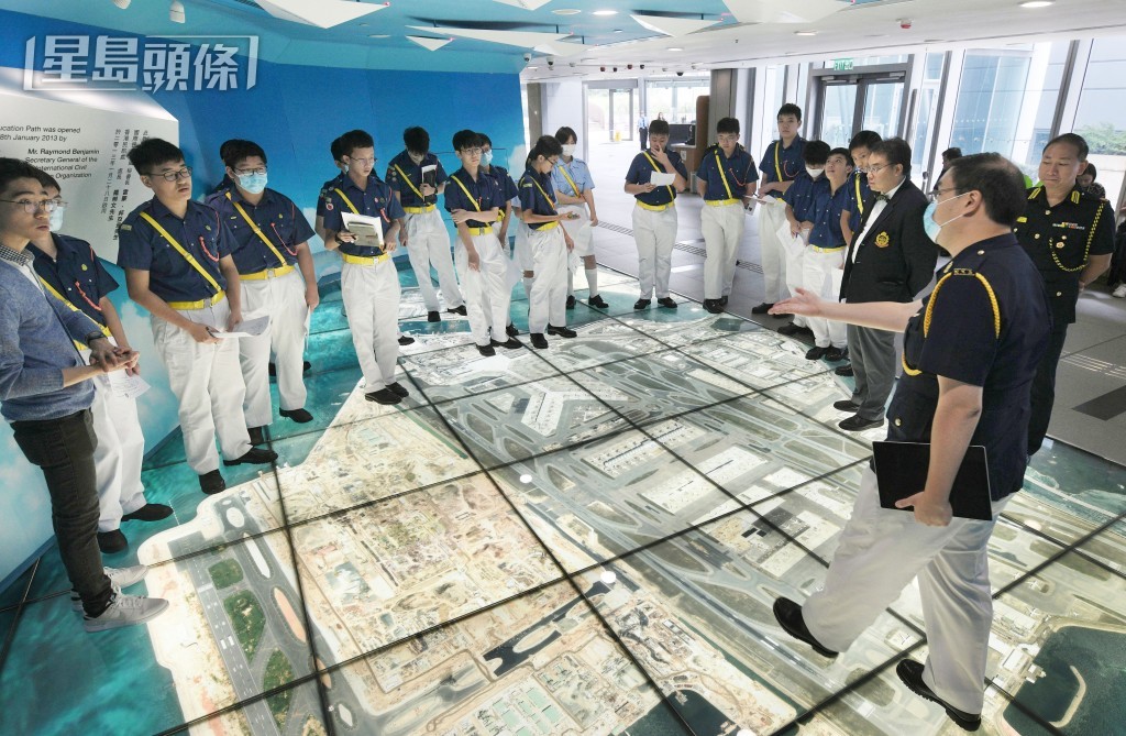 民航處與香港交通安全隊合辦「青年起航」。
