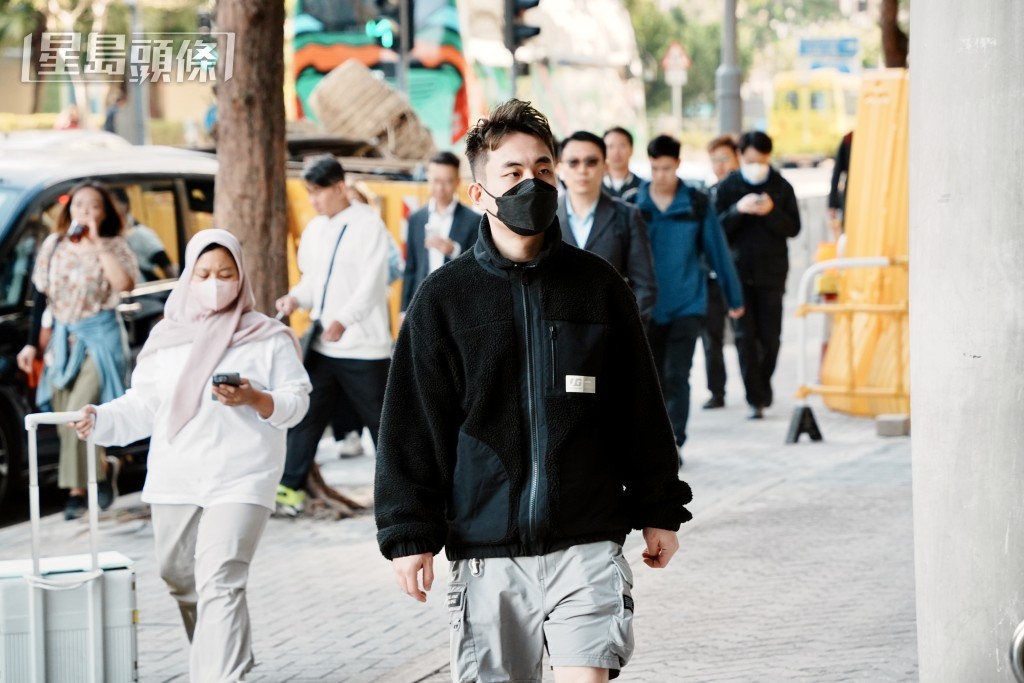 邓志冲准保释下月再讯。汪旭峰摄 邓志冲准保释下月再讯。汪旭峰摄