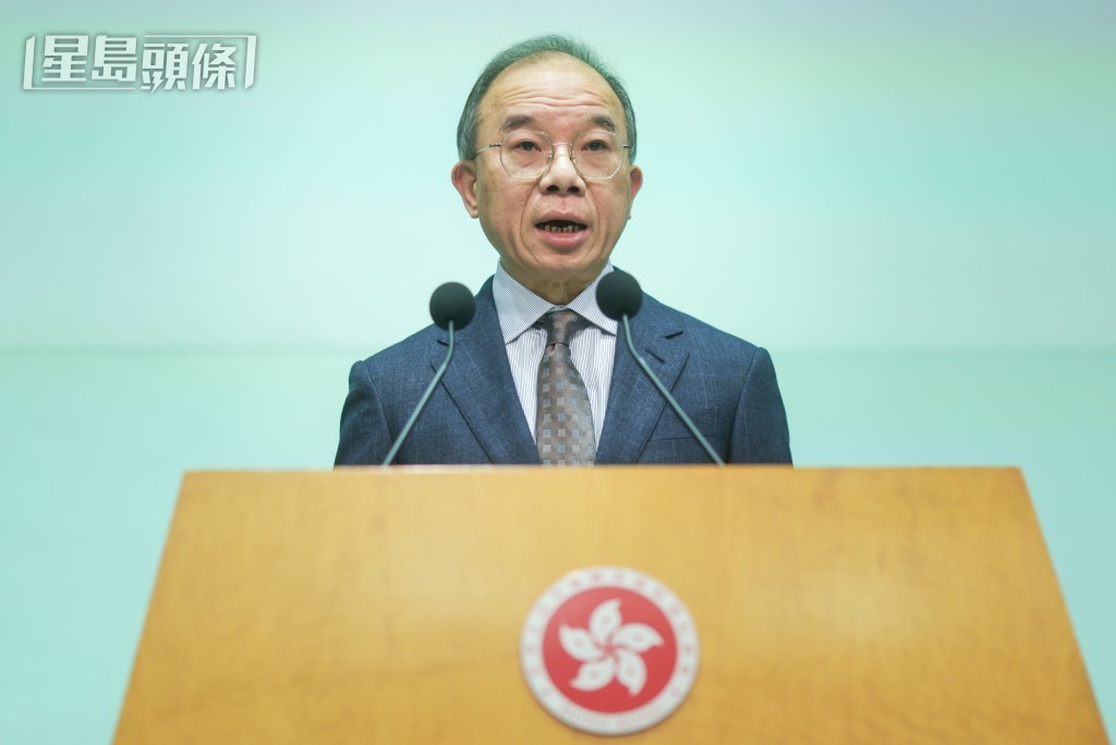 曾國衞指出，在高強度工作中，身體出現狀況，其前列腺癌指數上升，故在完成立法會選舉後辭任。何家豪攝