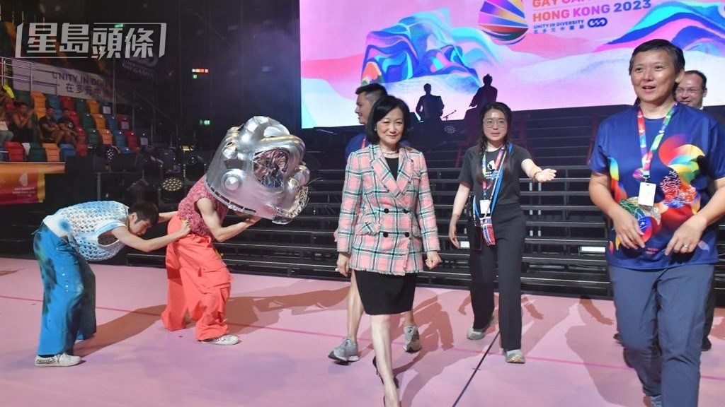 叶刘淑仪担任同乐运动会开幕礼主礼嘉宾。陈极彰摄