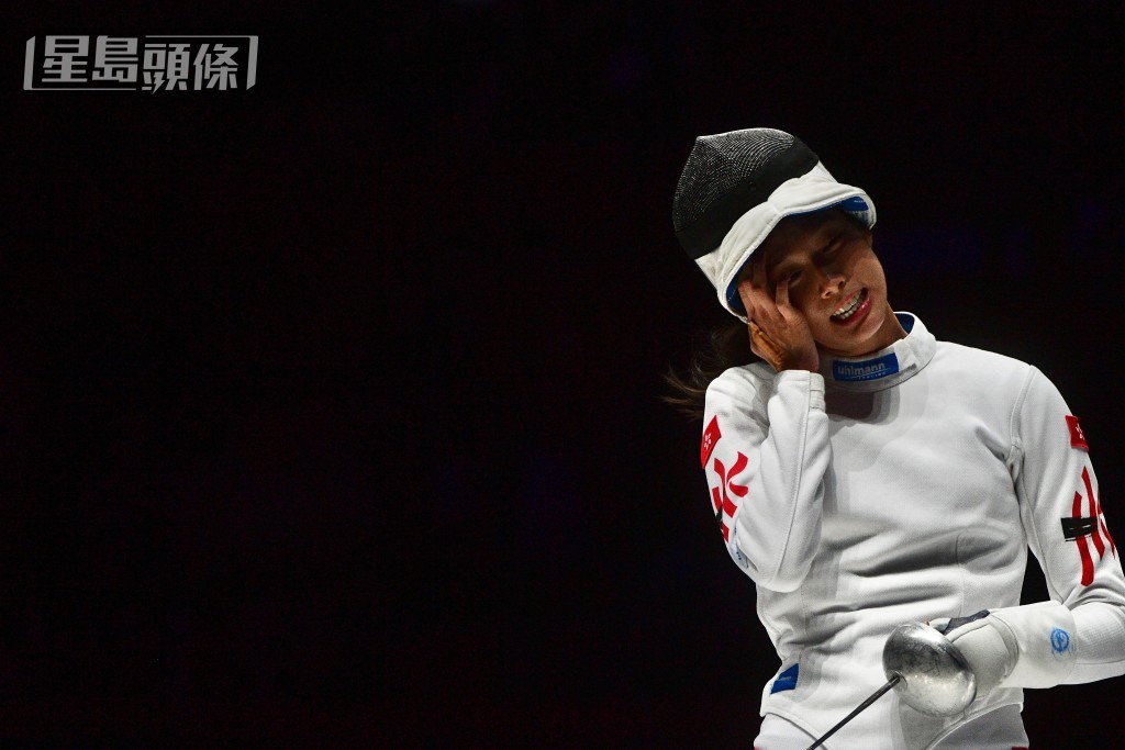 杭州亞運．女子重劍隊奪團體賽銀牌，創歷屆最好成績。陳極彰攝