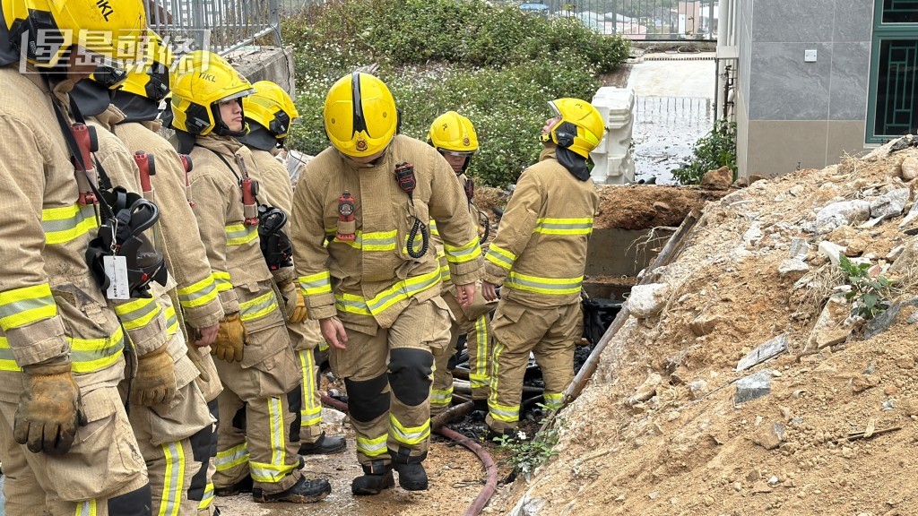 消防調查後認為火警有可疑。 消防調查後認為火警有可疑。