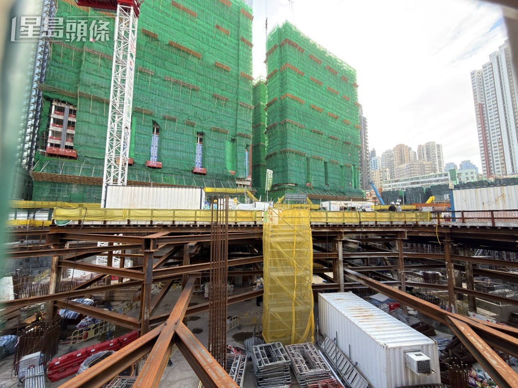 地盤內工人從5米高墮下受傷。 地盤內工人從5米高墮下受傷。