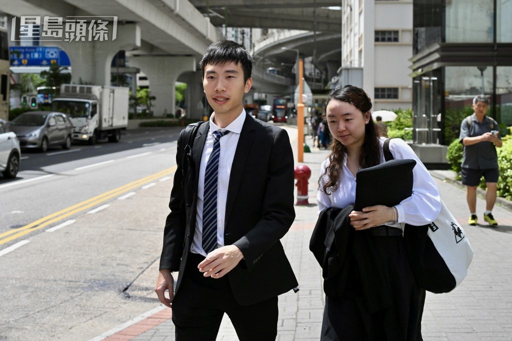 涉案單位業主辜晉豪由律師代表(圖)向法庭表明否認控罪。蘇正謙攝 涉案單位業主辜晉豪由律師代表(圖)向法庭表明否認控罪。蘇正謙攝