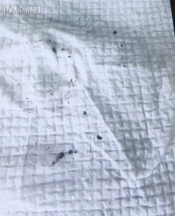 皇后山邨自上周五食水出現黑色沉積物。資料圖片 皇后山邨自上周五食水出現黑色沉積物。資料圖片