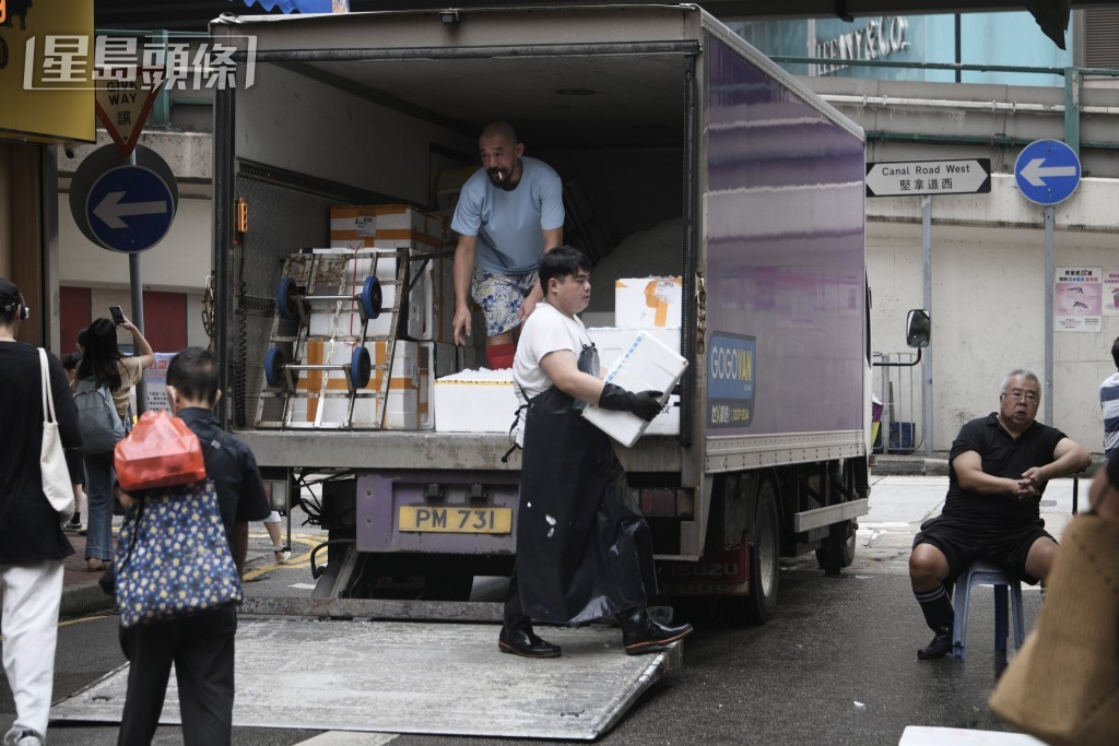 平時街市會有貨車出入,若有阻街,會影響行人安全。陳浩元攝 平時街市會有貨車出入,若有阻街,會影響行人安全。陳浩元攝