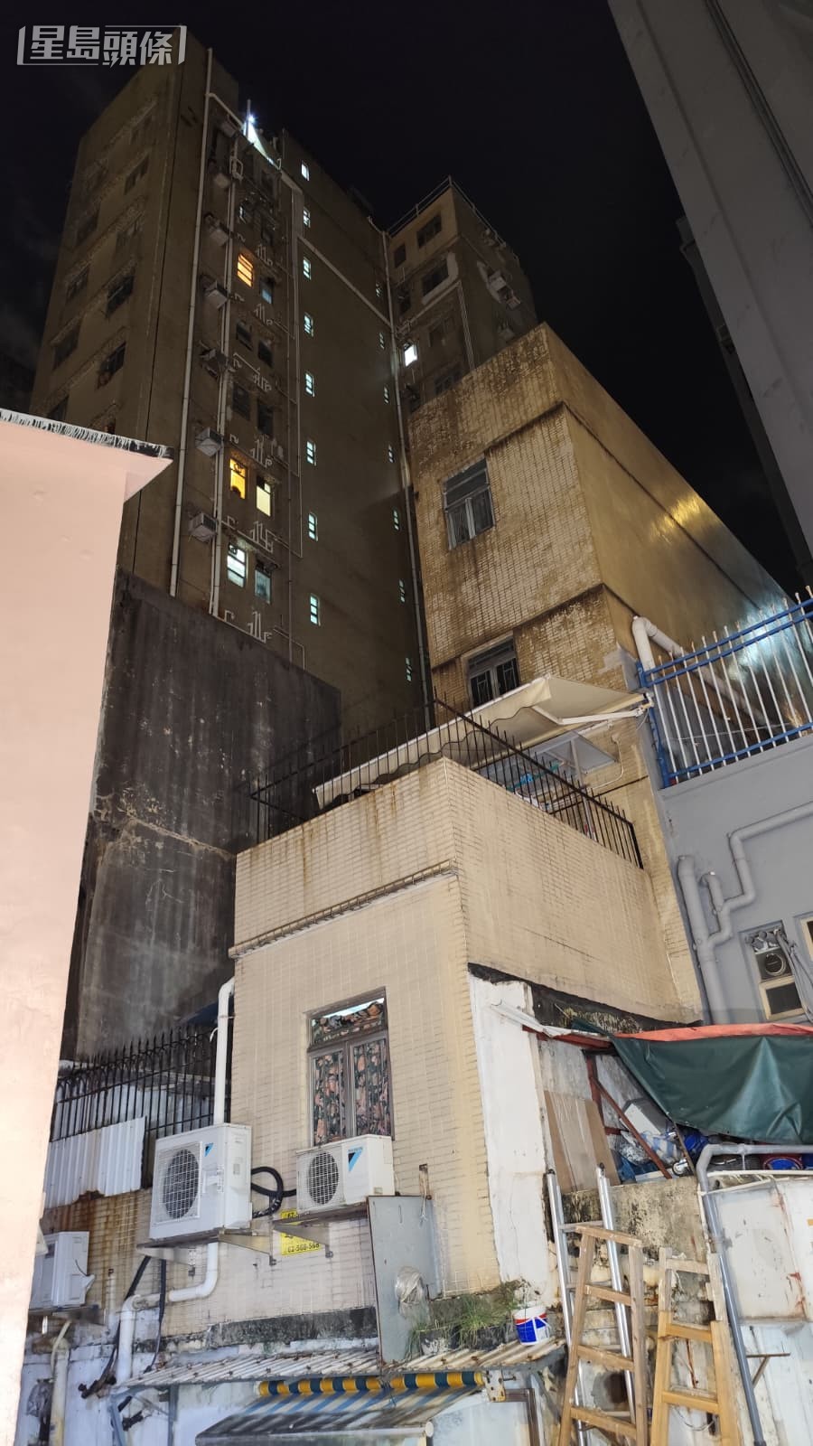 警方登上天台調查。