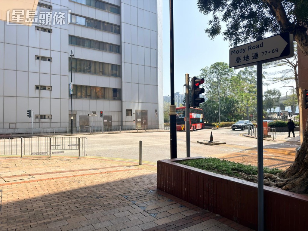 案发于么地道与科学馆道交界。梁国峰摄