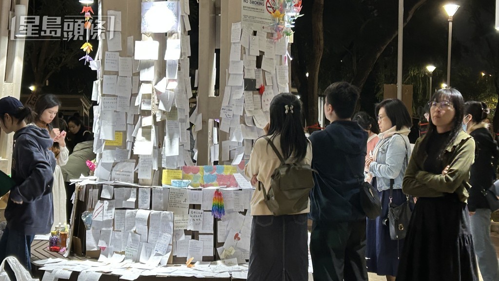 接近周一凌晨,仍有市民留言為災民打氣。 接近周一凌晨,仍有市民留言為災民打氣。