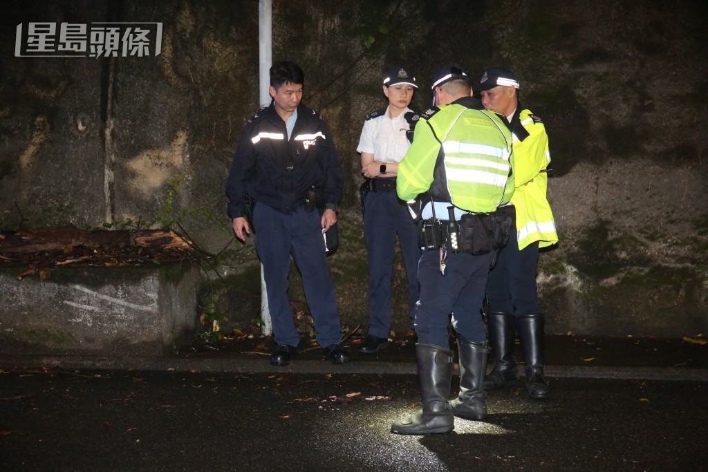 警员正调查事件。
