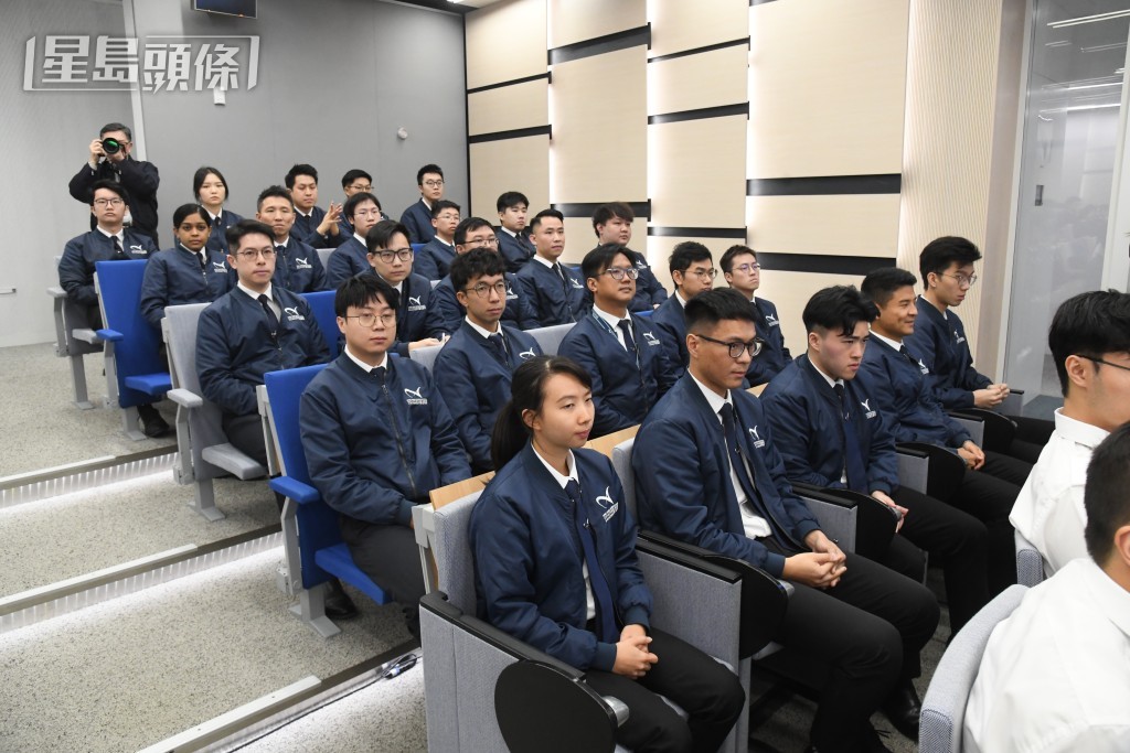 李天柱指學院會持續為香港航空業培養人才，注入新血，旨在鞏固香港作為國際航空樞紐的地位。