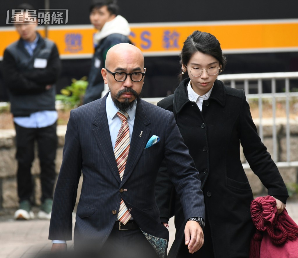 黎智英代表大律師關文渭。何健勇攝