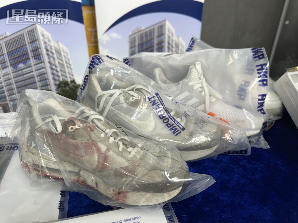 證物包括一對染血波鞋。 證物包括一對染血波鞋。
