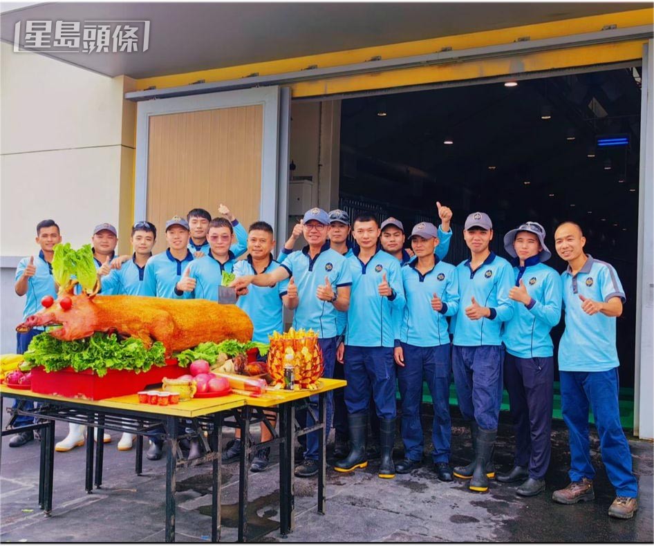 周二蔡廄從化員工，進行季前拜神儀式。