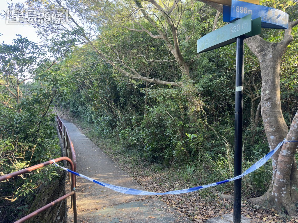 男子在貓頭鷹石附近墮波，警方封鎖現場。梁國峰攝
