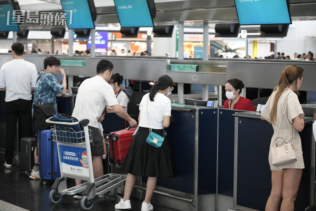 現時的機票價格比疫前平均上漲3成；台北、曼谷等地的增幅更超過4成。資料圖片