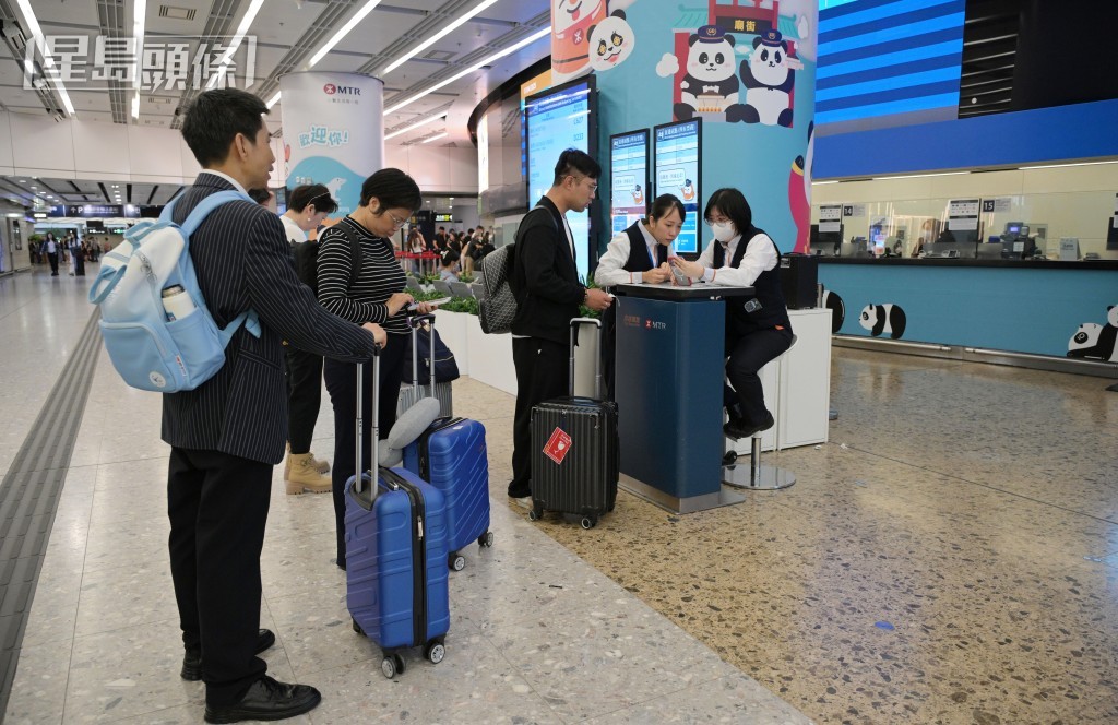 港鐵已經積極和內地研究細節,當中會考慮高鐵香港段涉及的通關流程、票務安排、列車營運安全。資料圖片 港鐵已經積極和內地研究細節,當中會考慮高鐵香港段涉及的通關流程、票務安排、列車營運安全。資料圖片