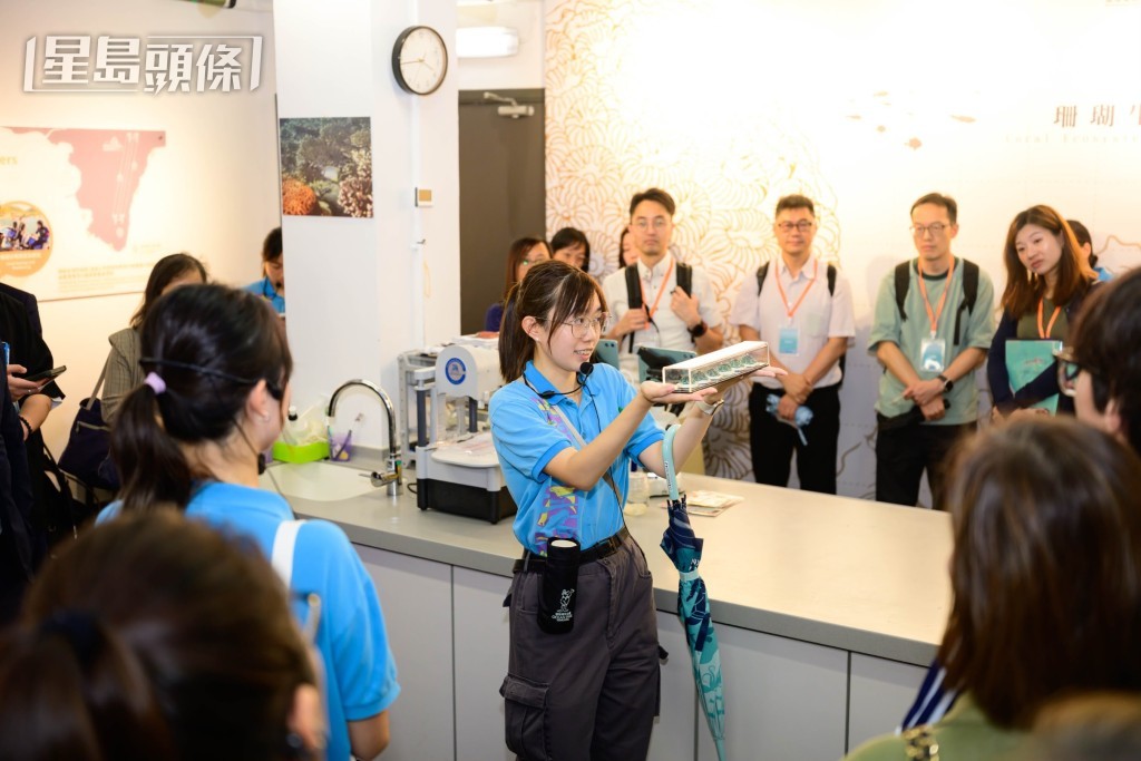 和電香港(215)與海洋公園合作推出「綠色科技旅程:AI保育與再生能源」課程。 和電香港(215)與海洋公園合作推出「綠色科技旅程:AI保育與再生能源」課程。