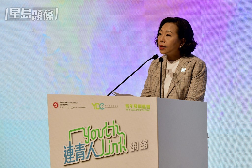 麥美娟今早出席民青局「連青人網絡」起動禮。歐樂年攝 麥美娟今早出席民青局「連青人網絡」起動禮。歐樂年攝