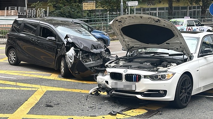 清水灣道2車相撞。劉漢權攝