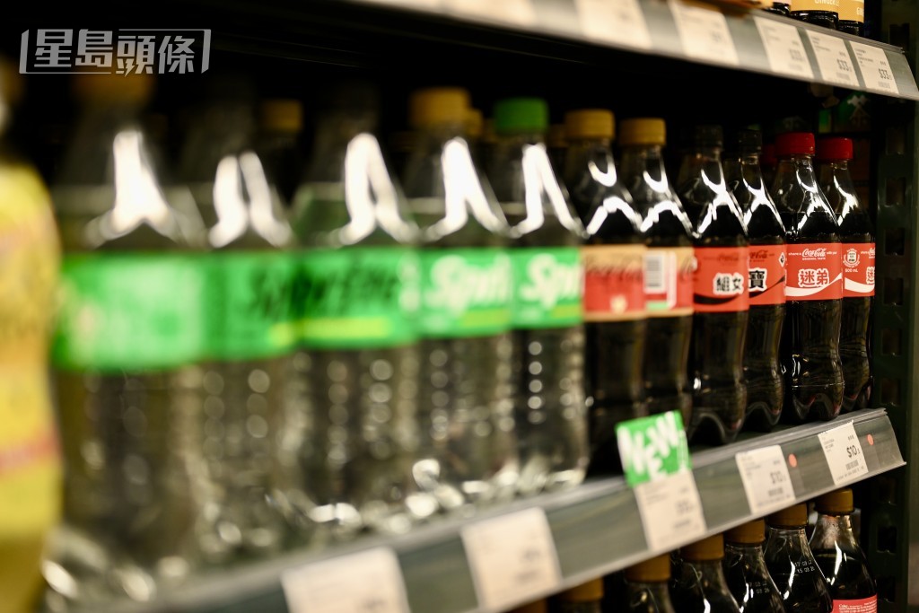 疑犯曾將尿液加入膠樽可樂內。示意圖，劉駿軒攝